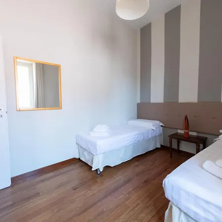 Apartment The Rent - Spacious Multi-room On Via Cavour *