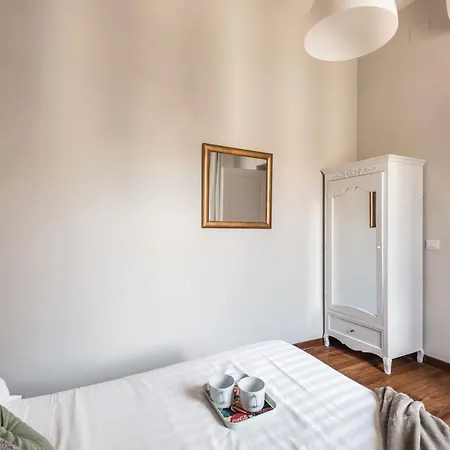 The Rent - Spacious Multi-room On Via Cavour Rome