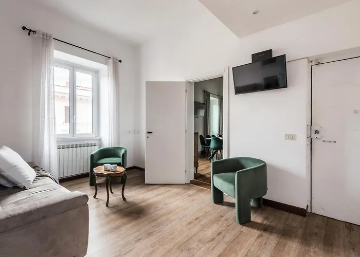 The Rent - Spacious Multi-room On Via Cavour Lägenhet