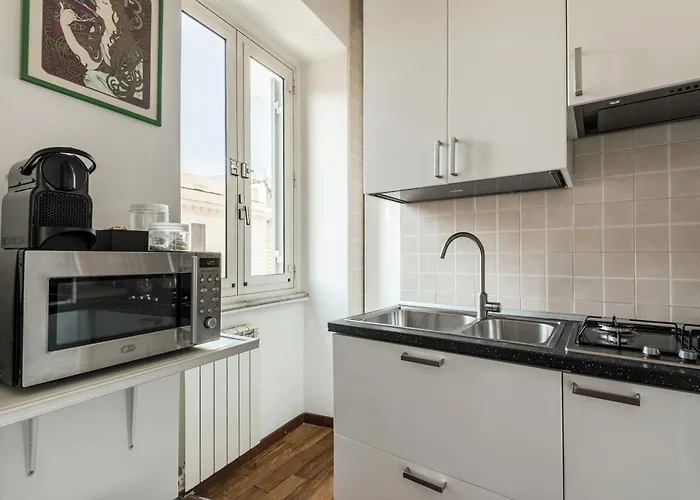The Rent - Spacious Multi-room On Via Cavour Lägenhet *