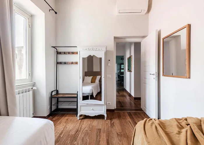 Lägenhet The Rent - Spacious Multi-room On Via Cavour *
